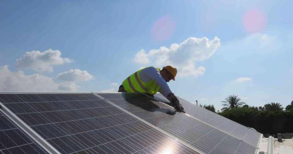 10 Solar Panels for Maximum Energy Efficiency, solar panels, energy efficiency, Maximum Energy Efficiency